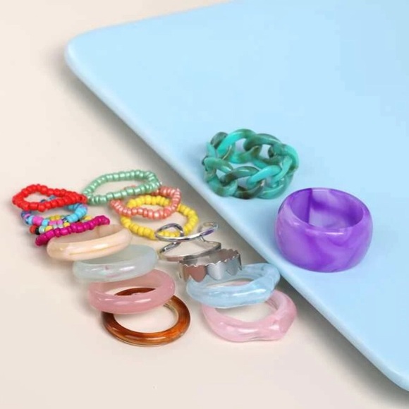 Colorful Chunky Resin Ring 17 Pieces - Picture 4 of 5